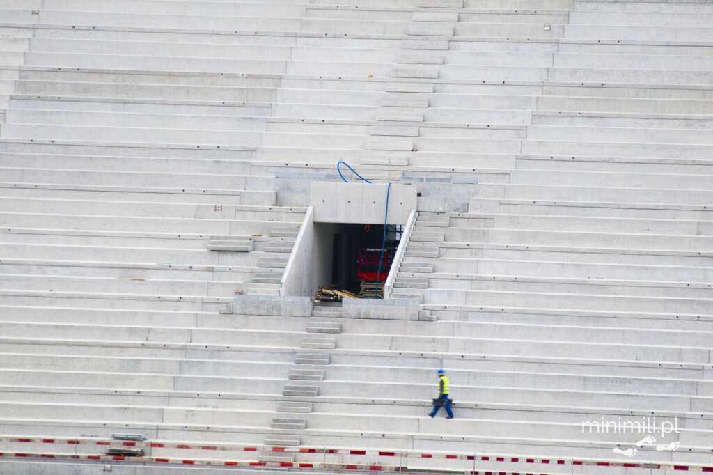 Betonowe trybuny Stadionu Narodowego w Warszawie w trakcie budowy