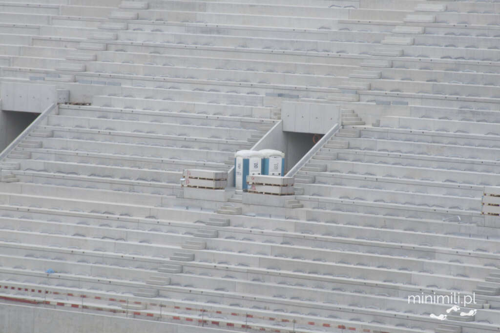 Trybuny w budowie z wejściem technicznym – Stadion Narodowy Warszawa