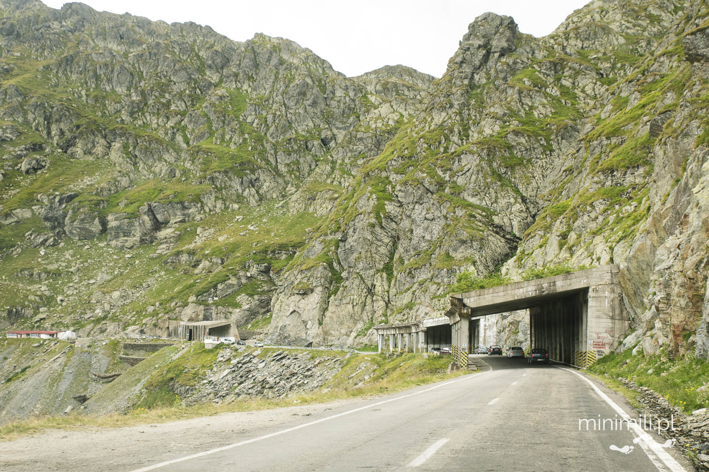 Tunel drogowy w górach Fogaraskich na Trasie Transfogaraskiej w Rumunii
