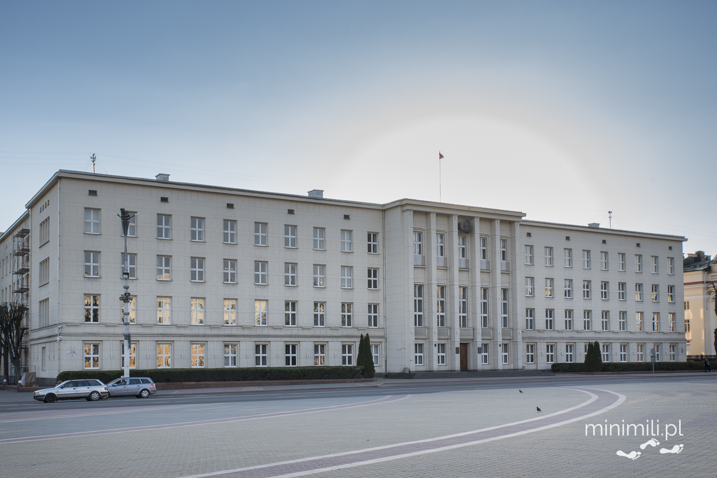 Gmach administracyjny w centrum Brześcia przy głównym placu