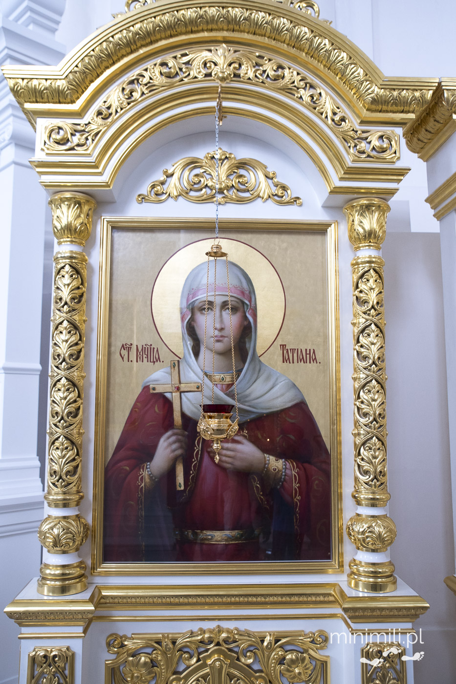 Ikona w złotej ramie w cerkwi w Petersburgu