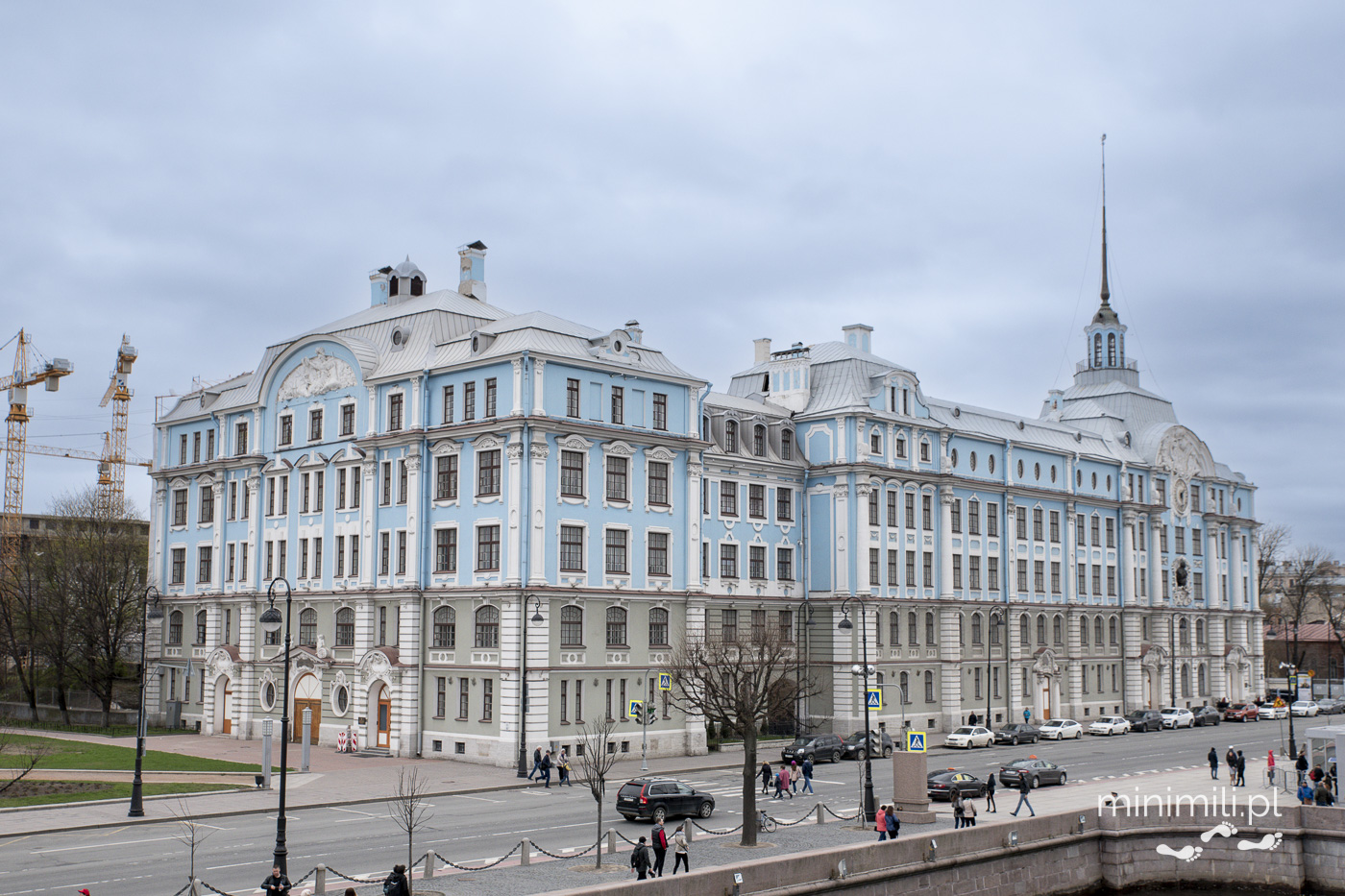 Akademia Medyczna im. Pawłowa nad rzeką w Petersburgu