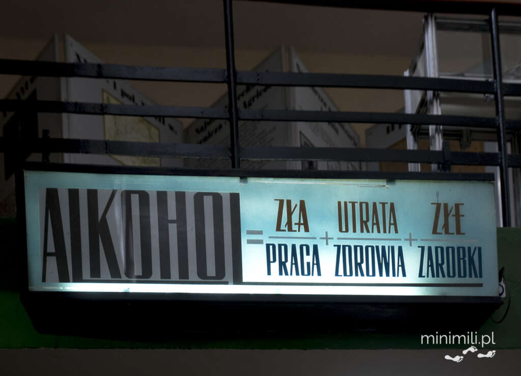 Szyld z kopalni w Nowej Rudzie ostrzegający przed spożyciem alkoholu