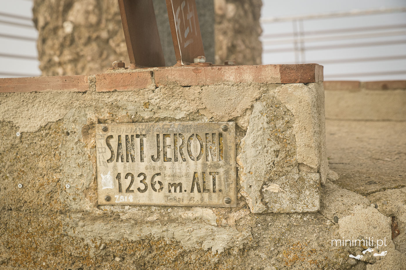 Tablica Sant Jeroni 1236 m n.p.m. – najwyższy szczyt Montserrat